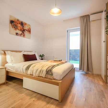 Vacation Feel - 2Br Apartment With Terrace & Private Parking In Baneasa Букурещ Екстериор снимка